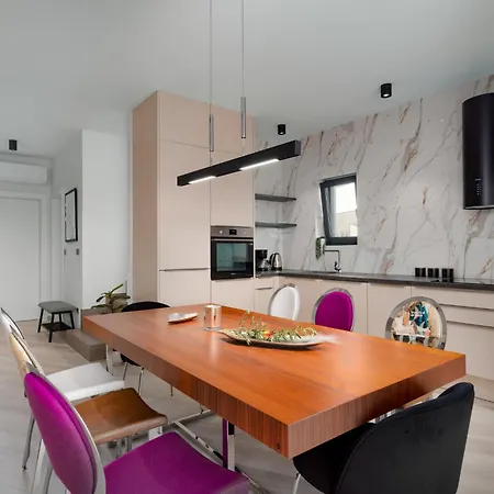 Divine By Interhome