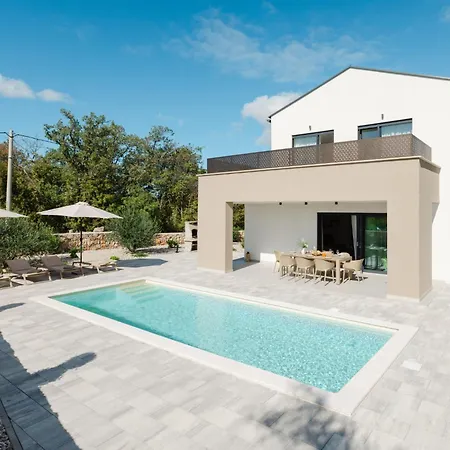 Divine By Interhome